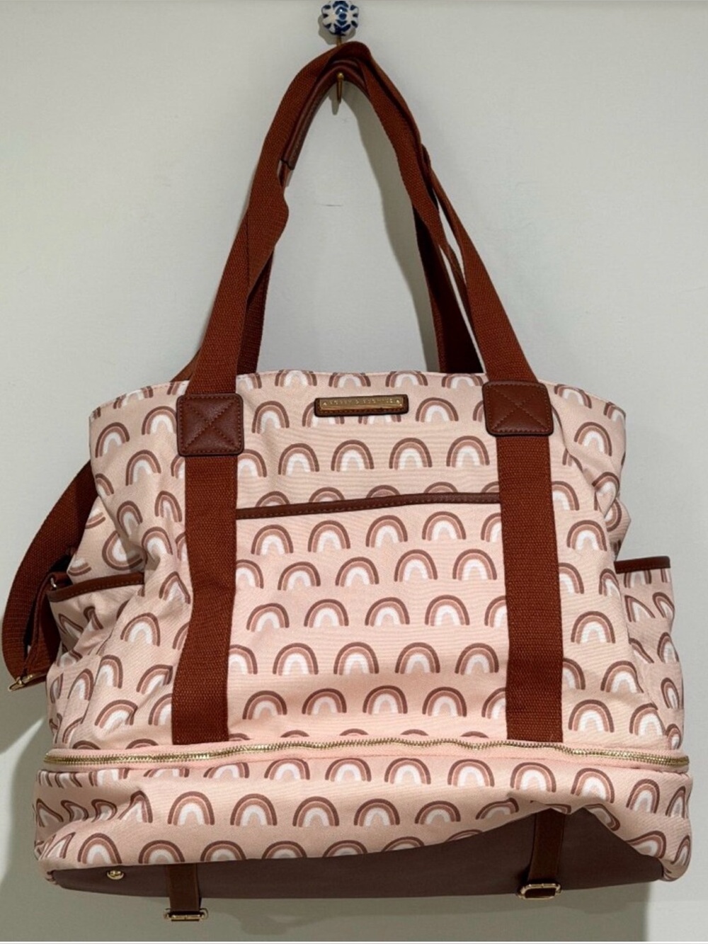 NWOT RARE PRINT! Poppy & Peonies Rainbow Print Voyager Bag 🌈